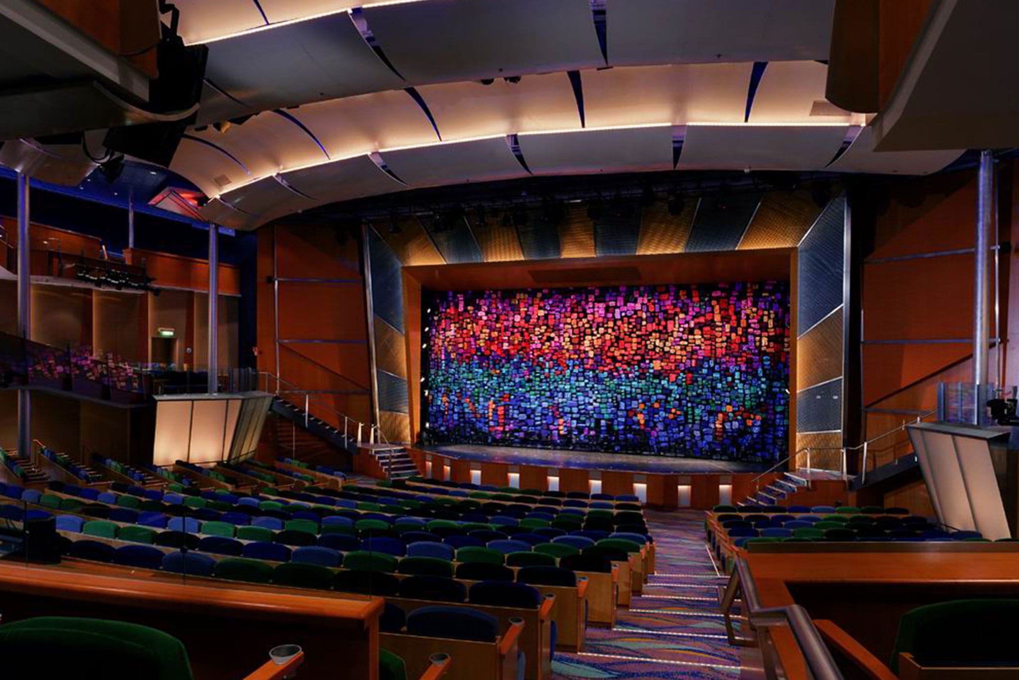 Royal Caribbean Cruise Lines Radiance of the Seas : Aurora Theater