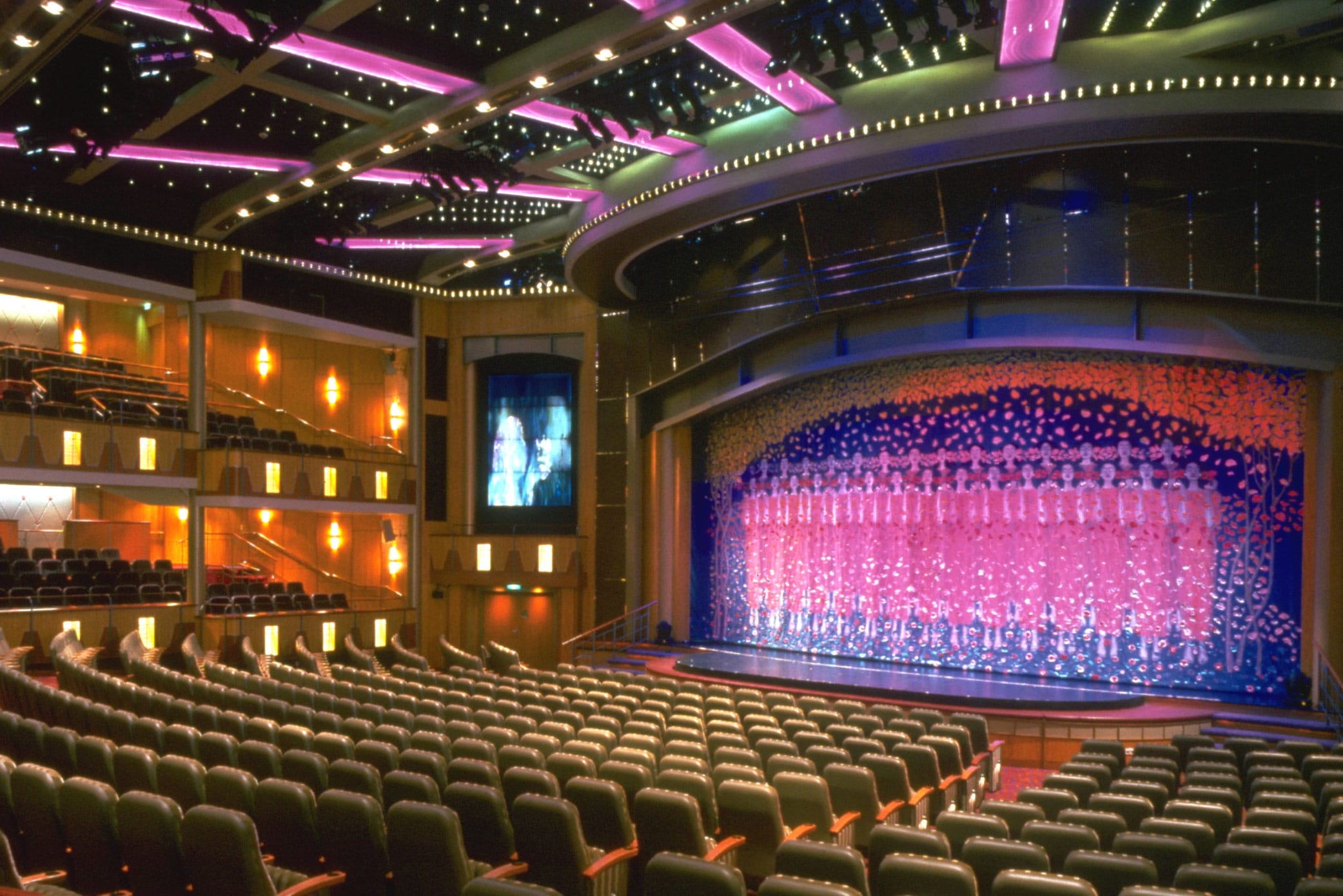 Royal Caribbean Cruise Lines, Explorer of the Seas : The Palace Theater
