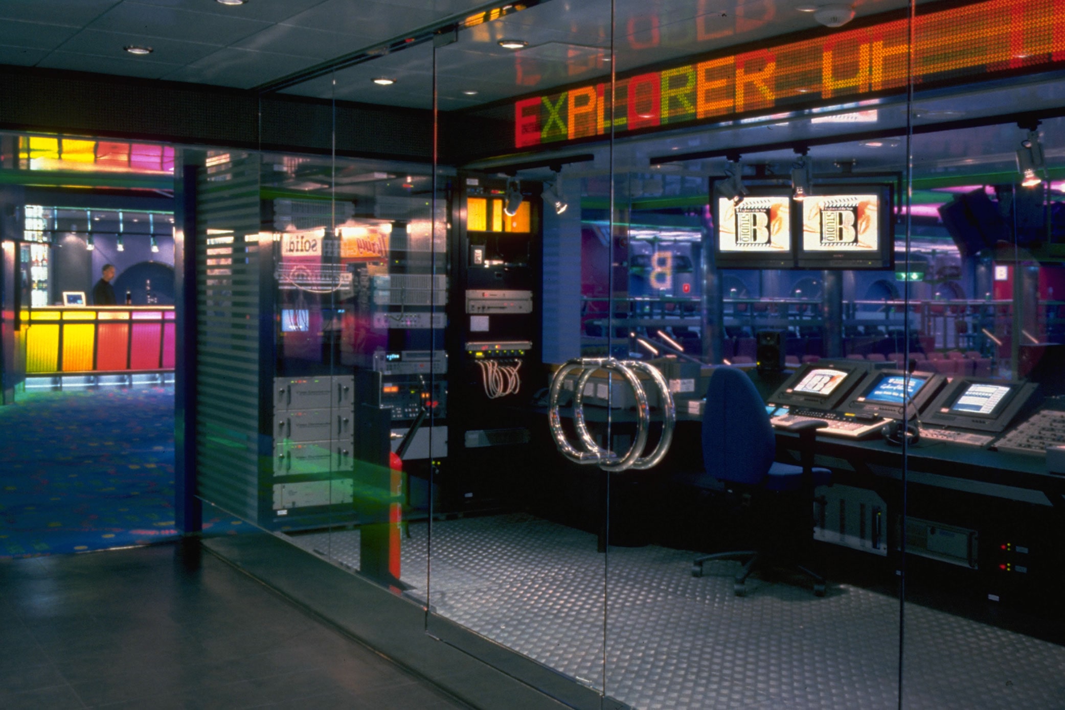 Royal Caribbean Cruise Lines, Explorer of the Seas : The Palace Theater